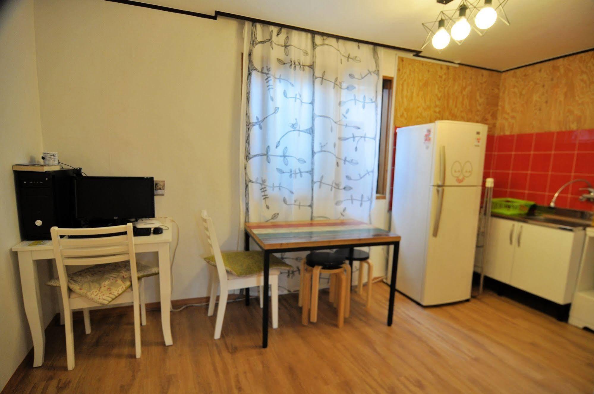 Ostello Backpackers Inside Seul Esterno foto
