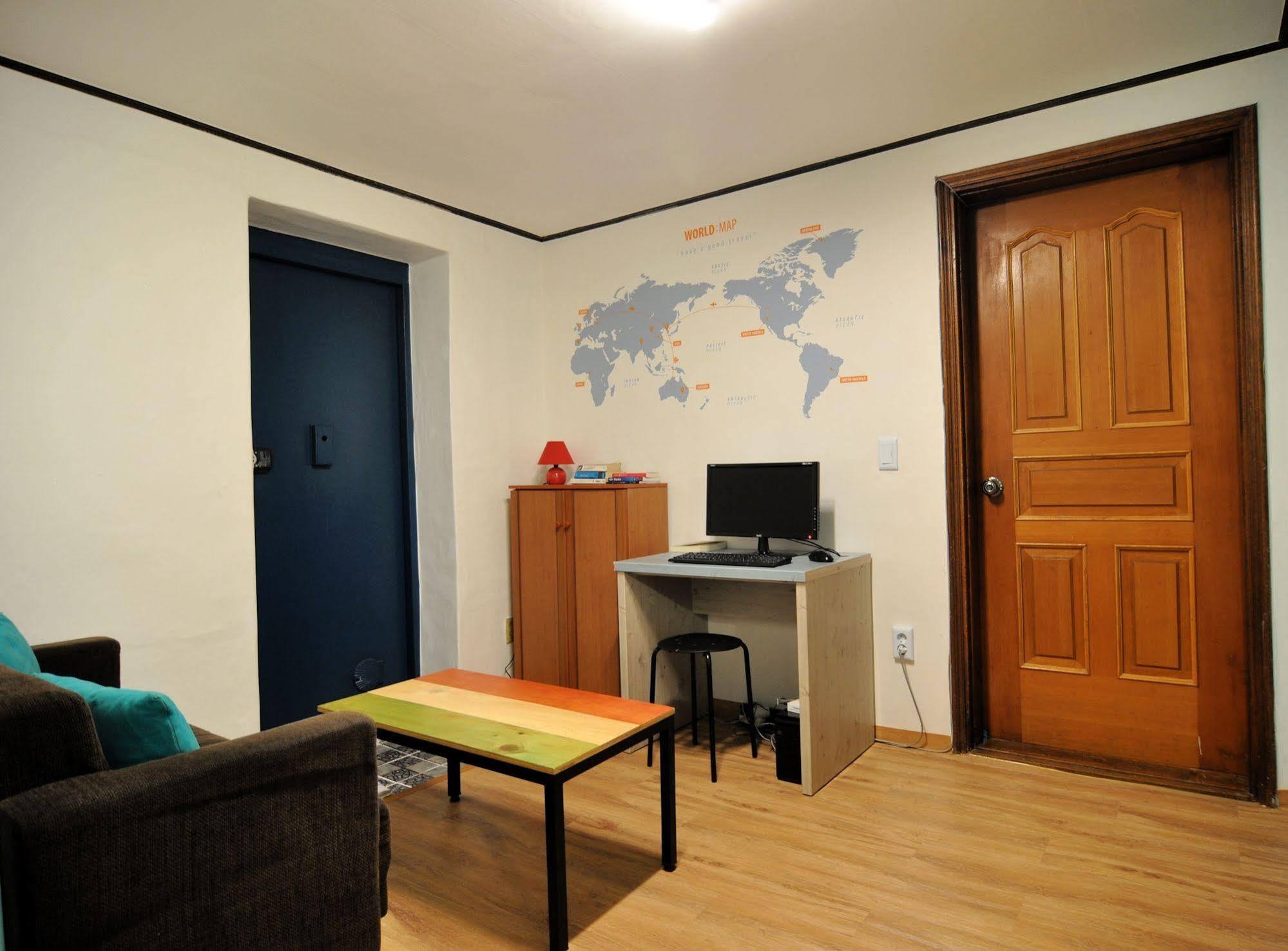 Ostello Backpackers Inside Seul Esterno foto