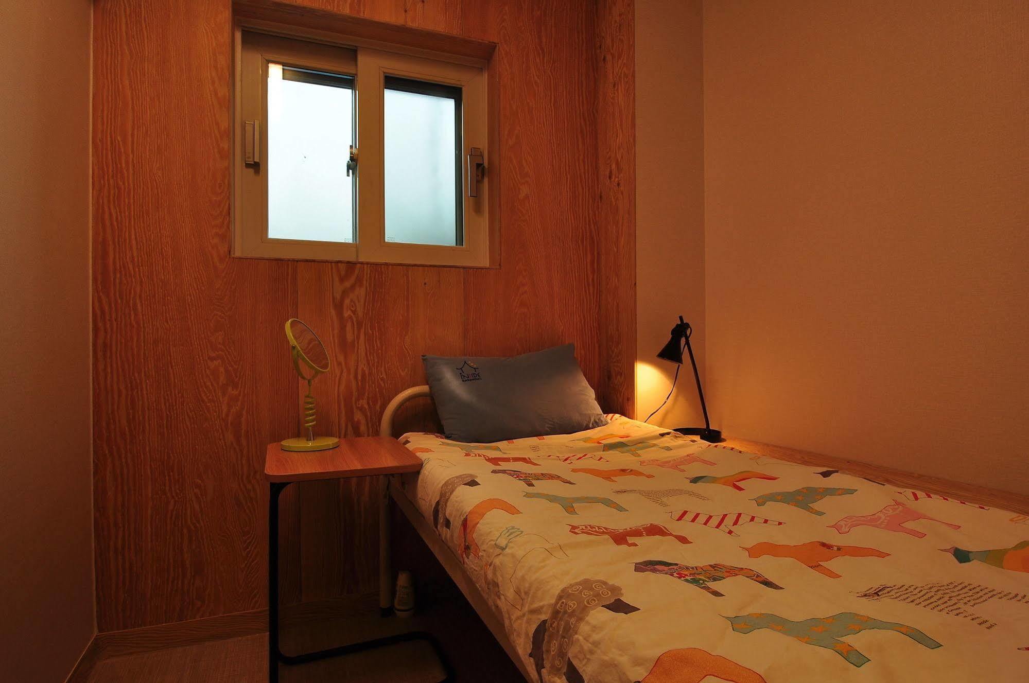 Ostello Backpackers Inside Seul Esterno foto